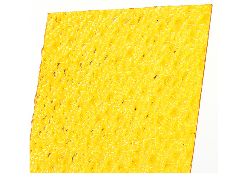 Hoja en relieve de policarbonato