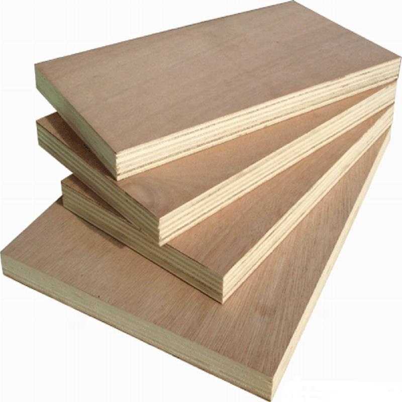Madera contrachapada comercial